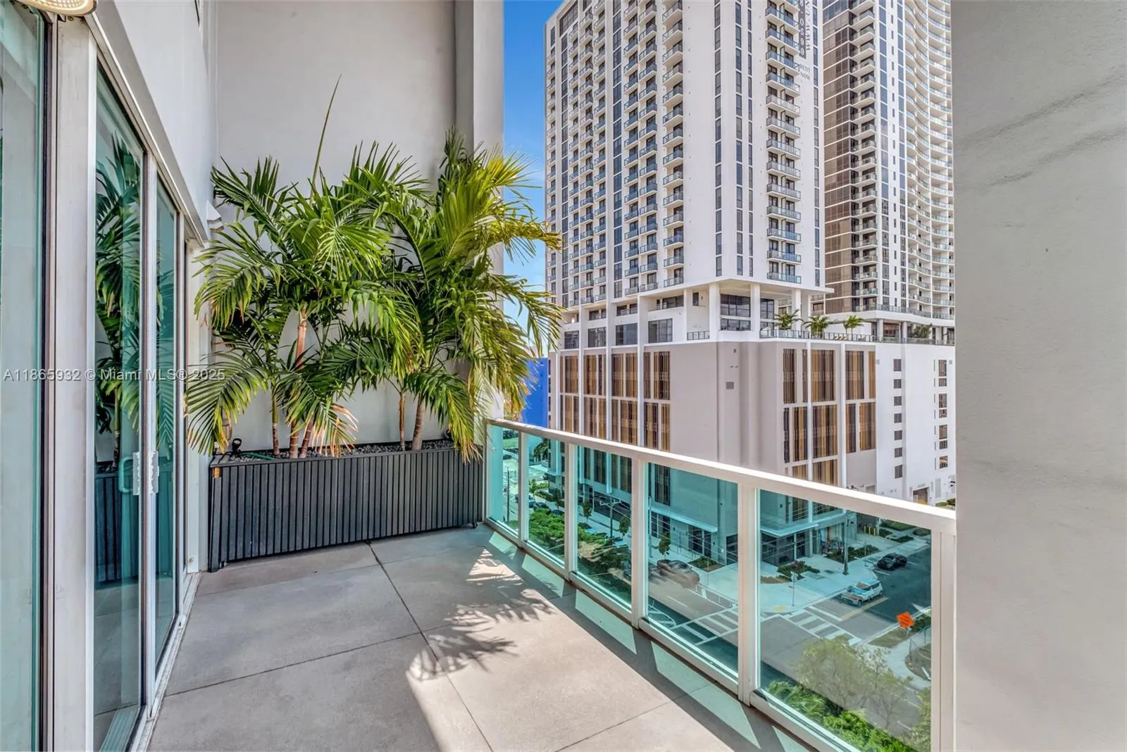 1749 NE Miami Ct, #608