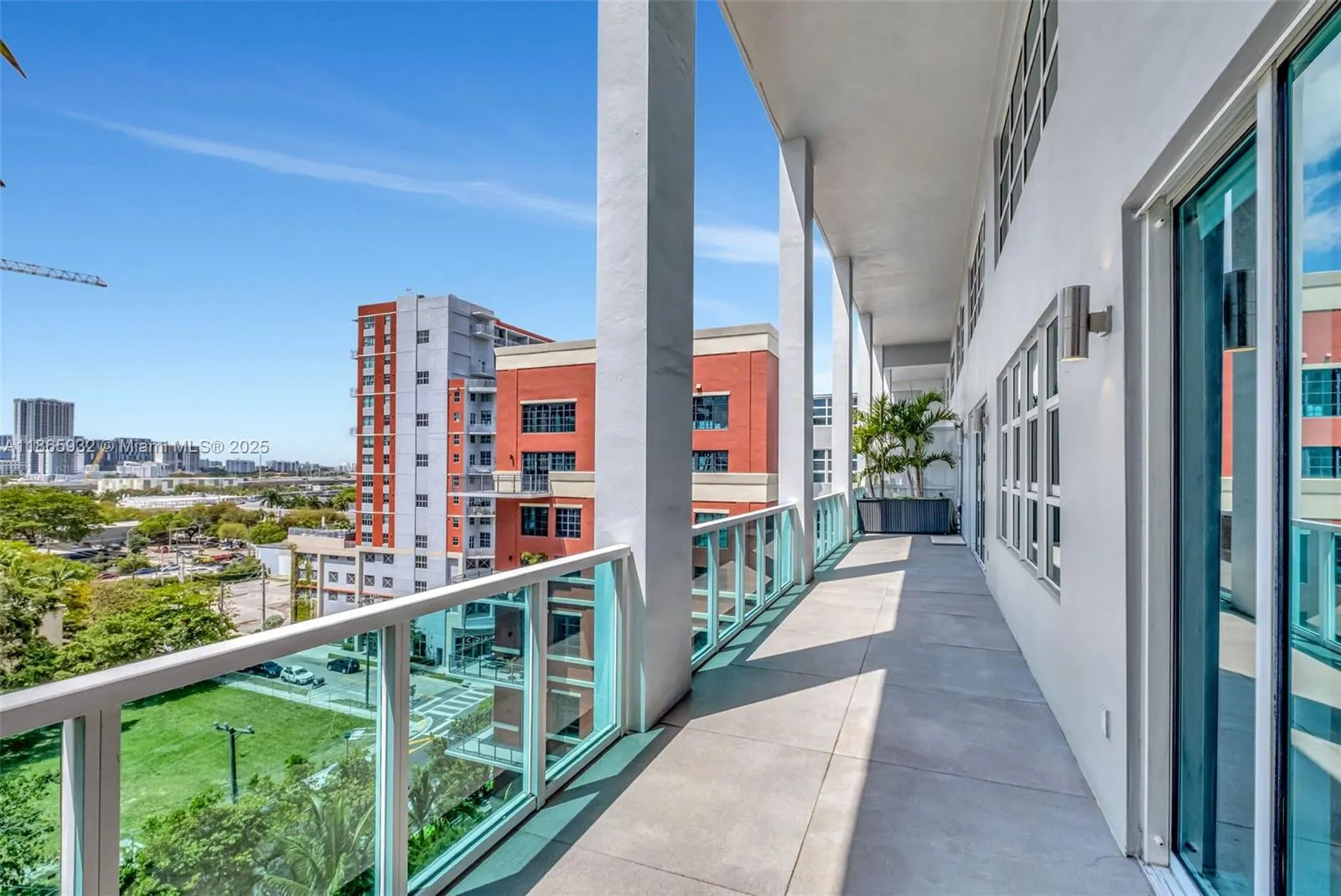 1749 NE Miami Ct, #608