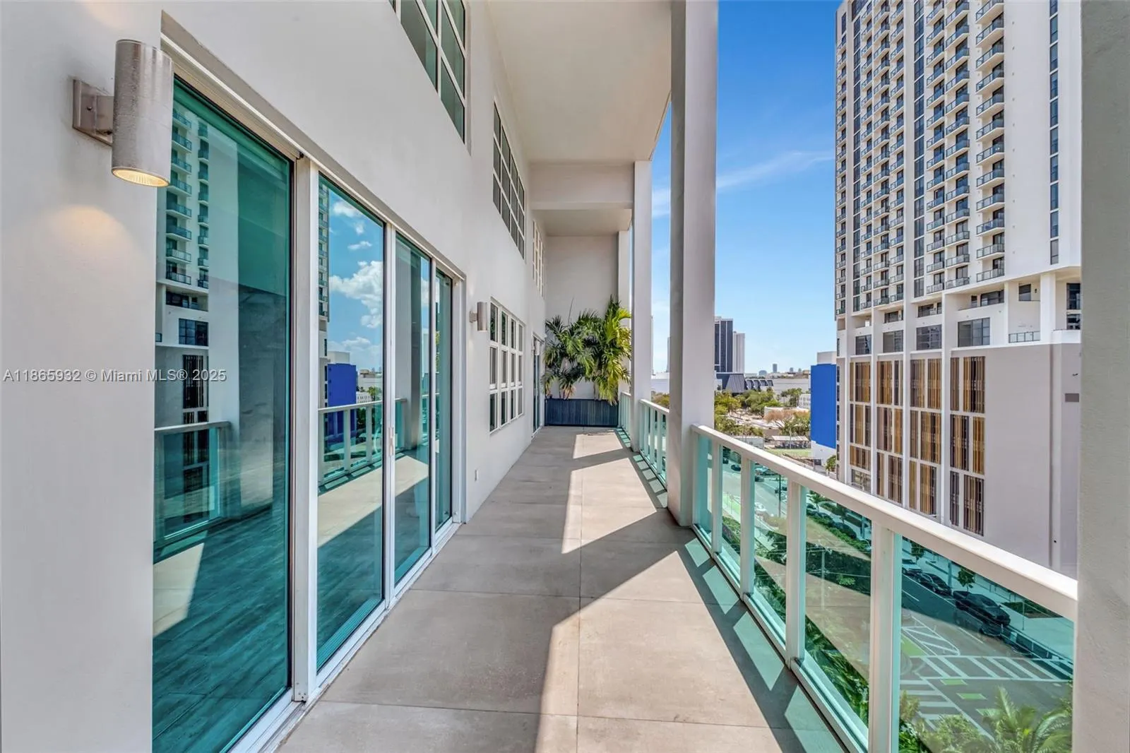 1749 NE Miami Ct, #608