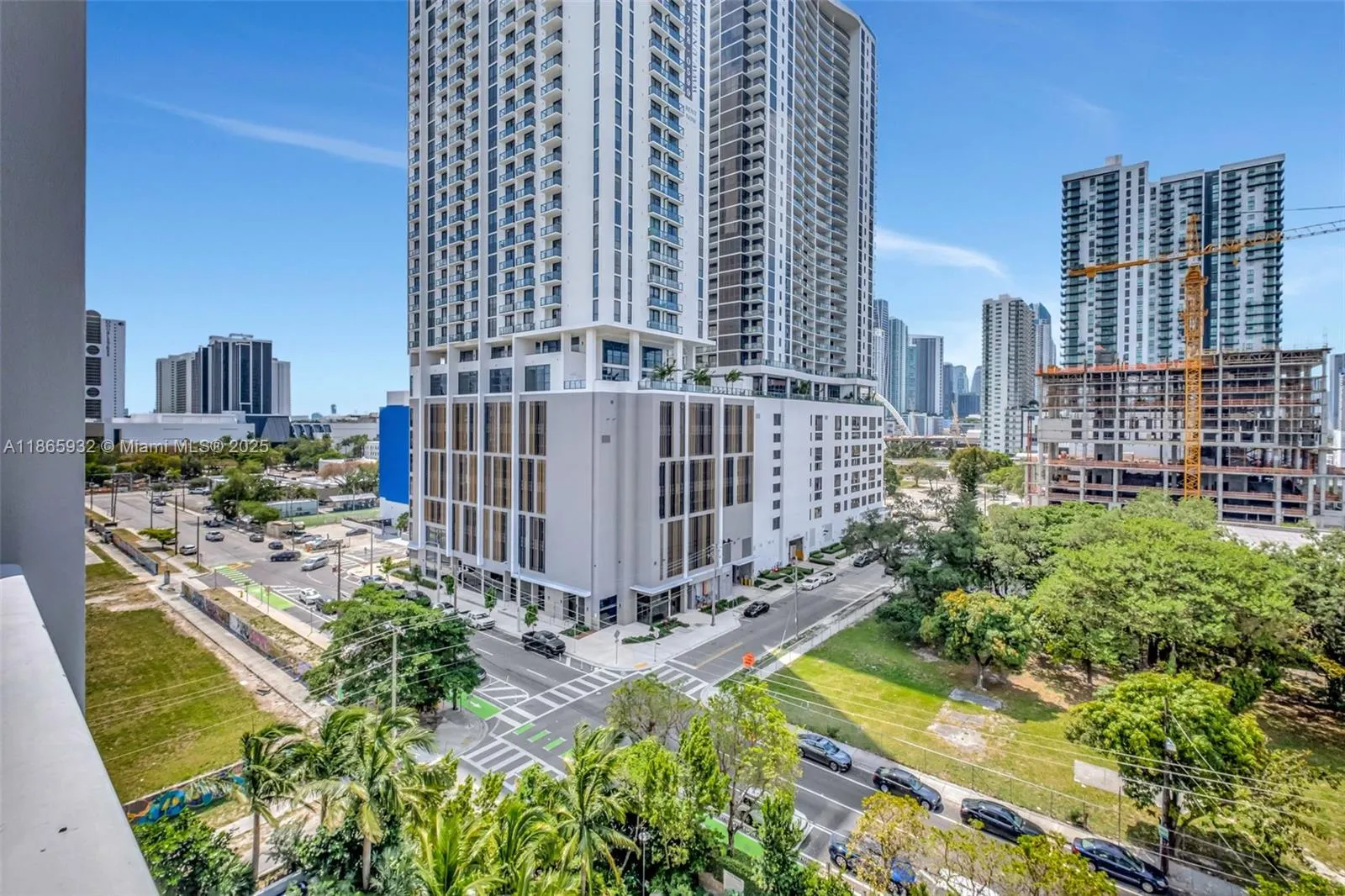 1749 NE Miami Ct, #608