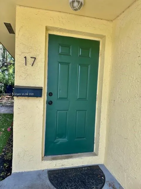 15 NW 70th St, #17