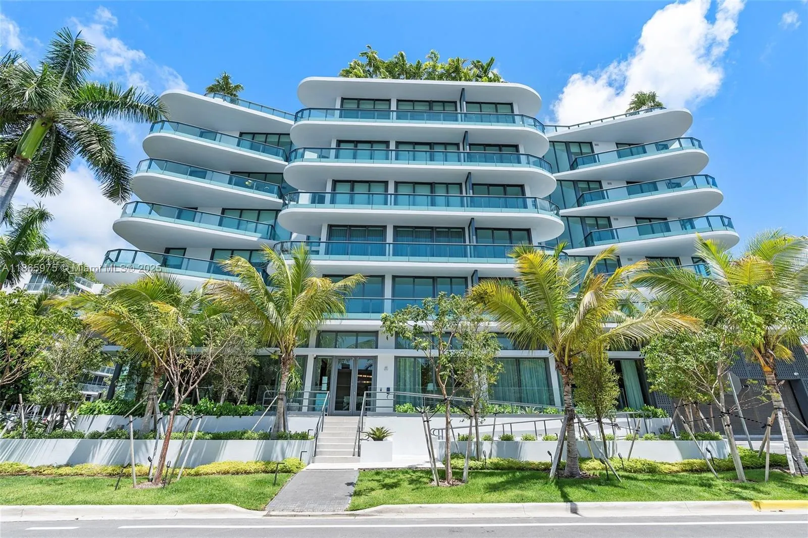 9901 W Bay Harbor Dr, #402