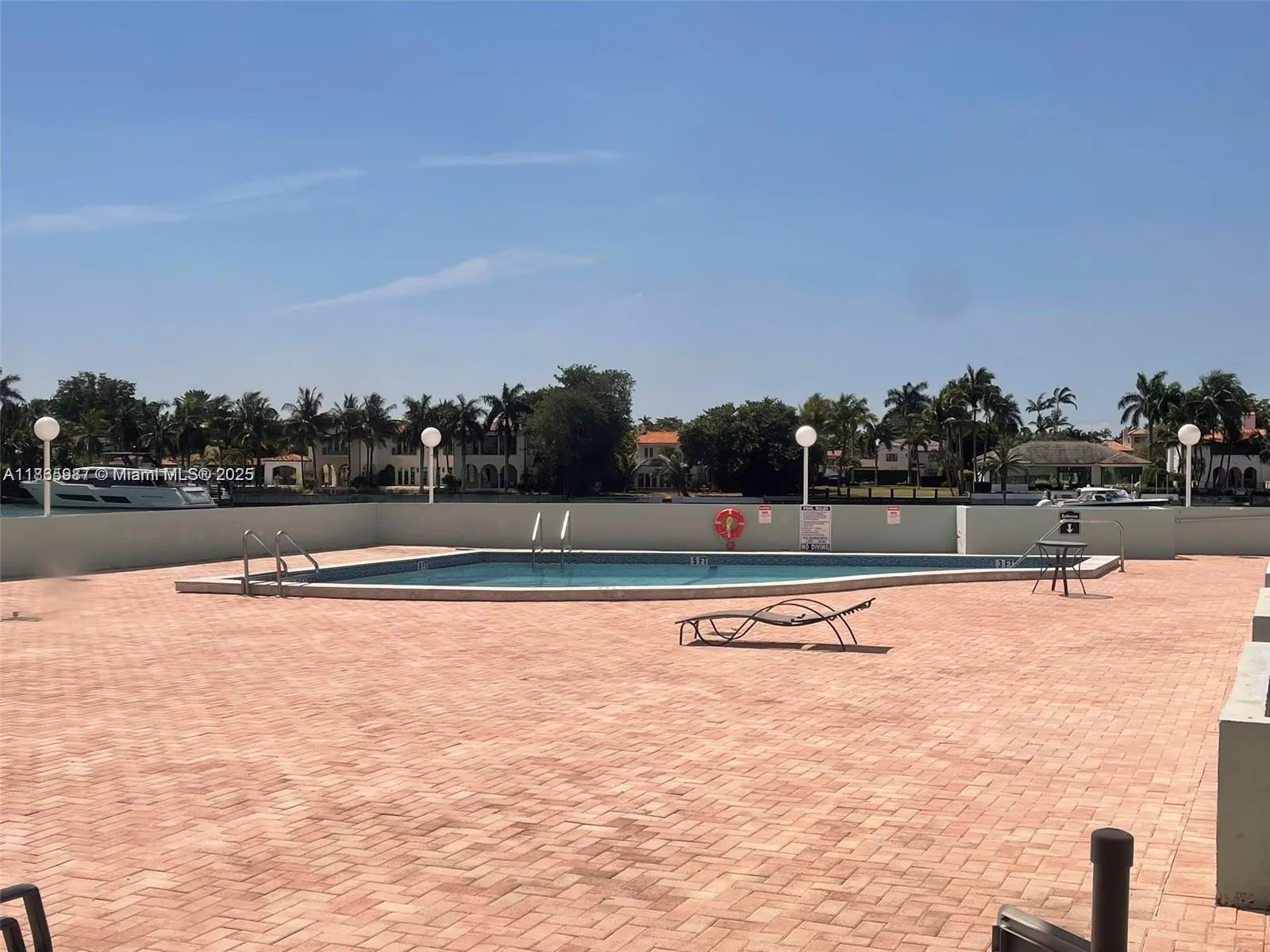 5838 Collins Ave, #3D
