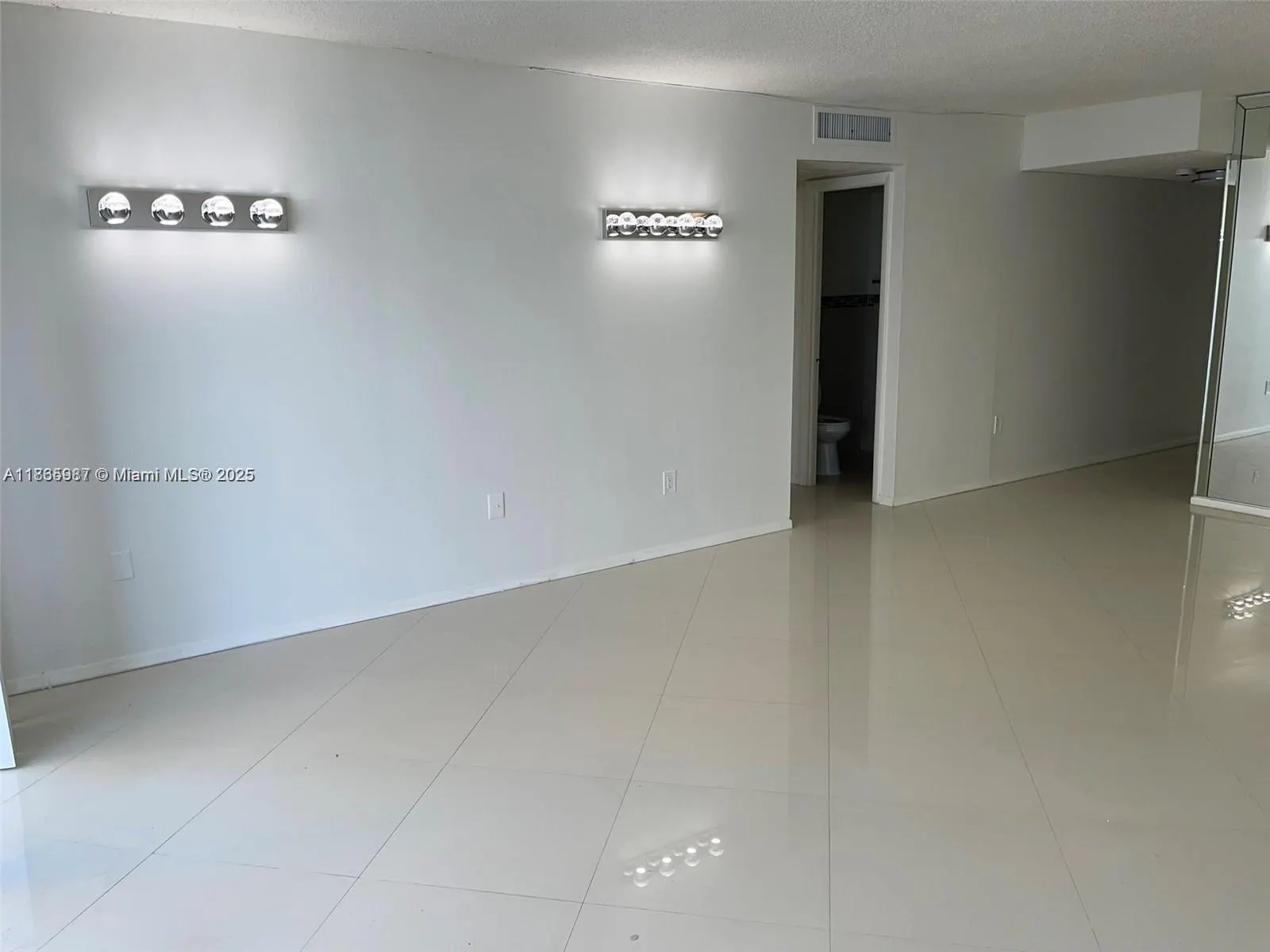 5838 Collins Ave, #3D