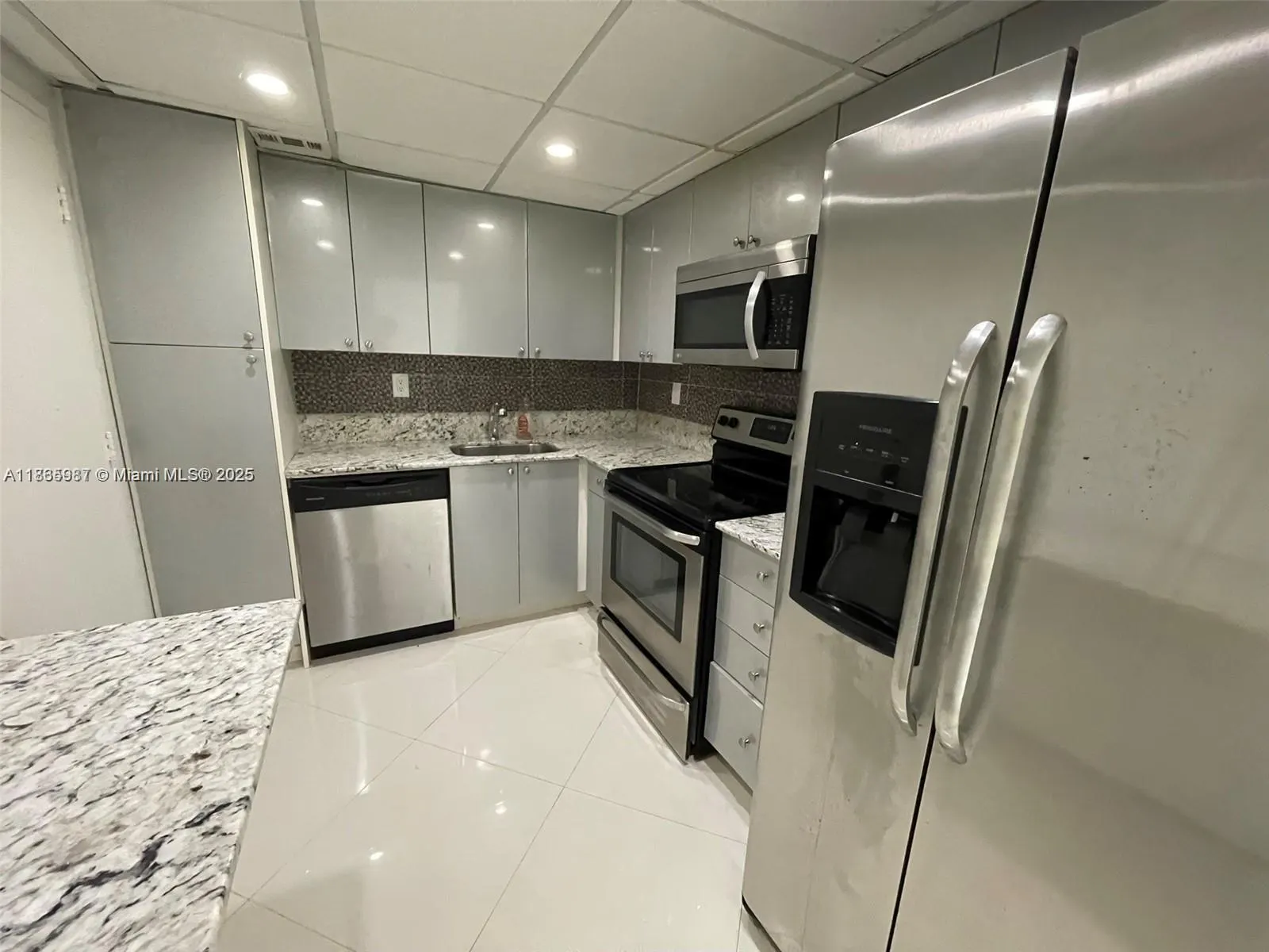5838 Collins Ave, #3D