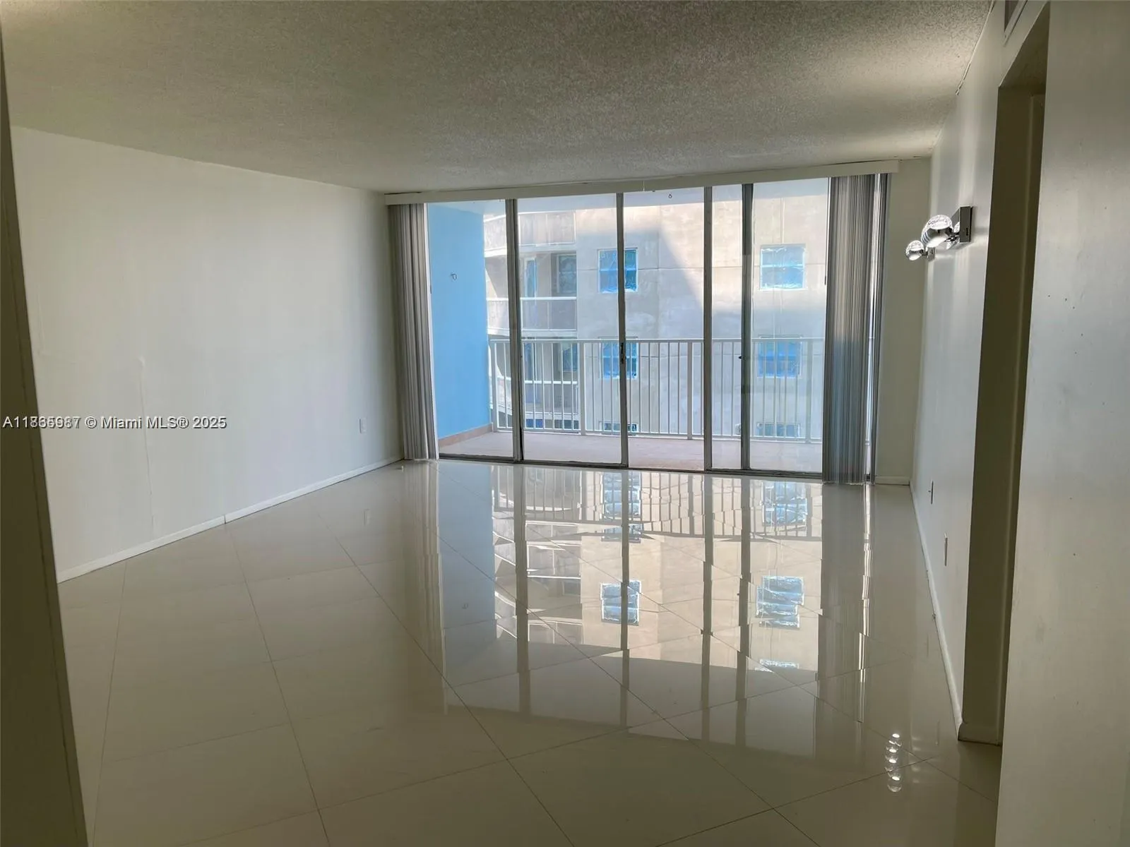 5838 Collins Ave, #3D