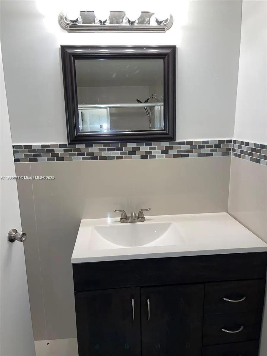 5838 Collins Ave, #3D