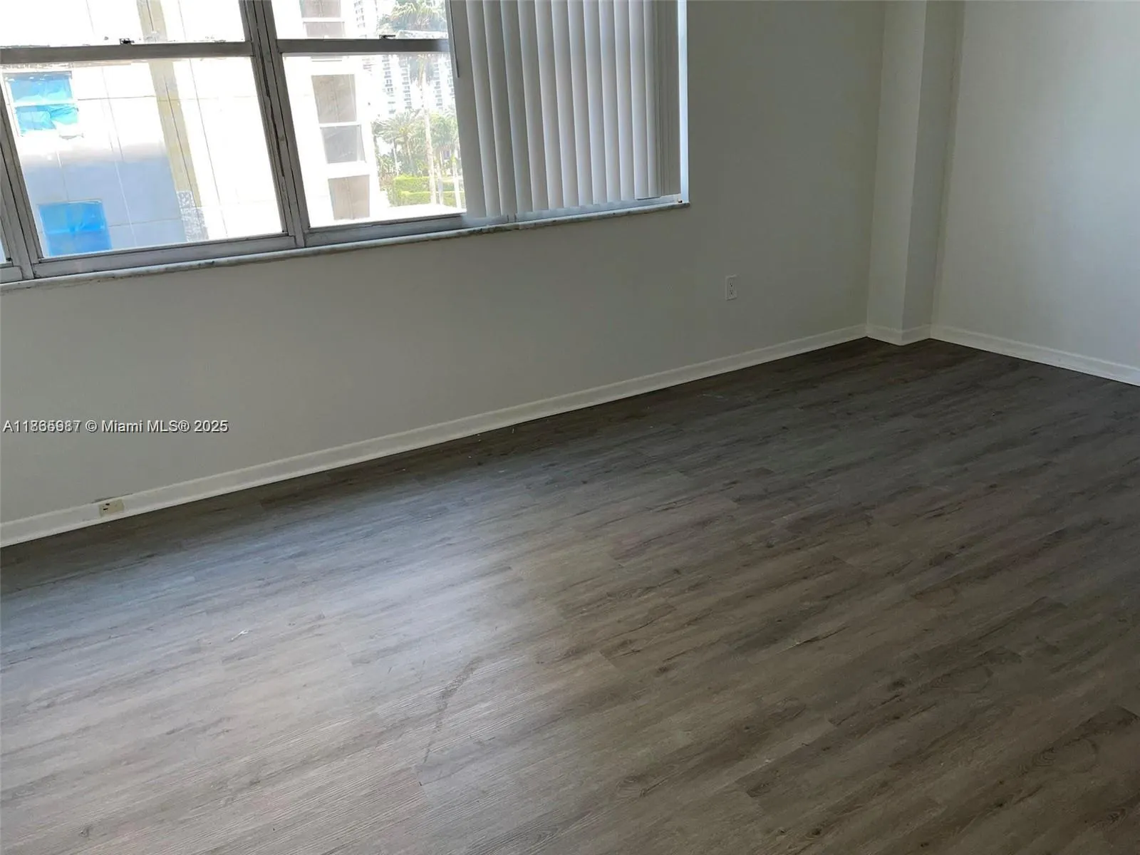 5838 Collins Ave, #3D