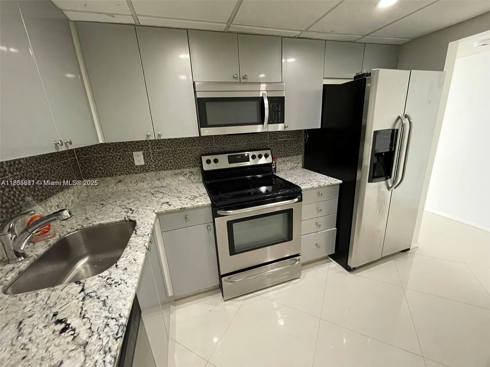 5838 Collins Ave, #3D