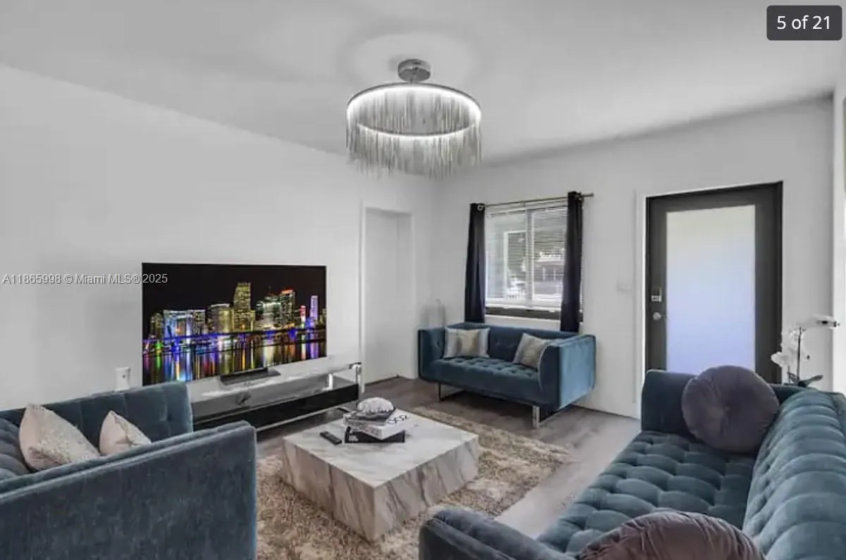 520 NW 45th St