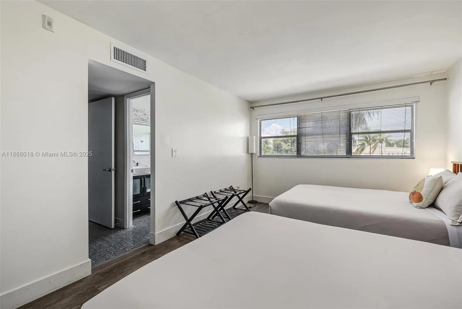 1881 Washington Ave, #4B