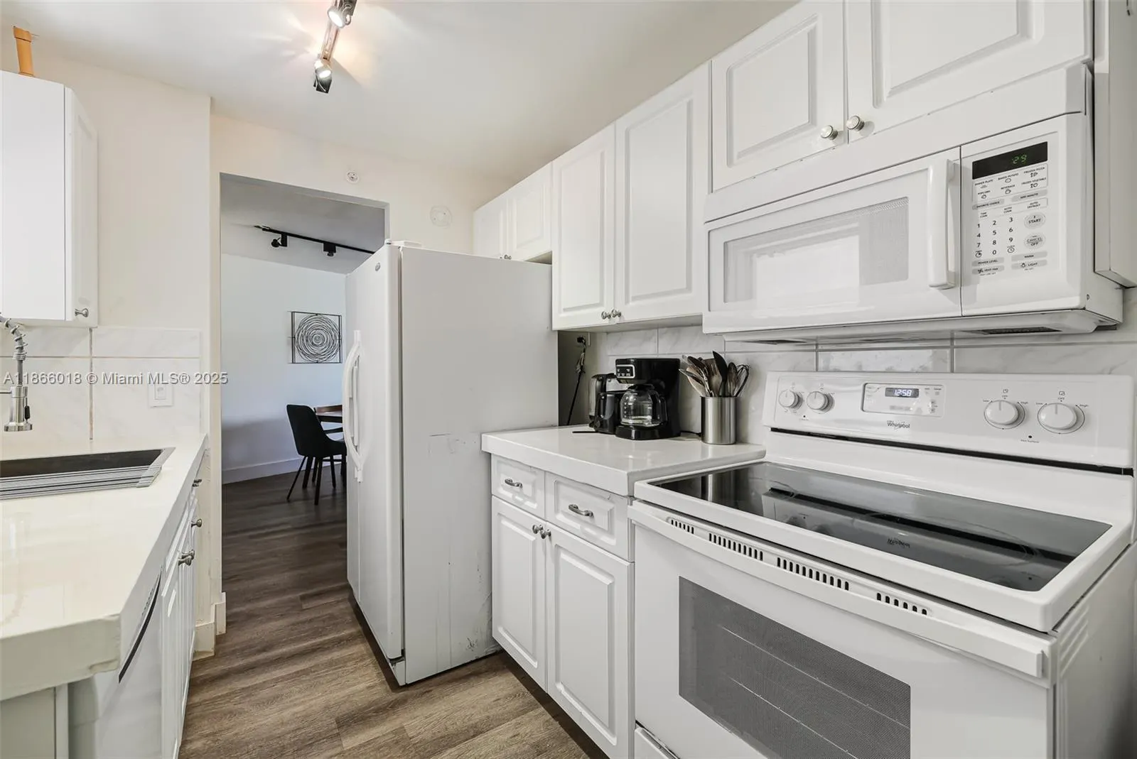 1881 Washington Ave, #4B
