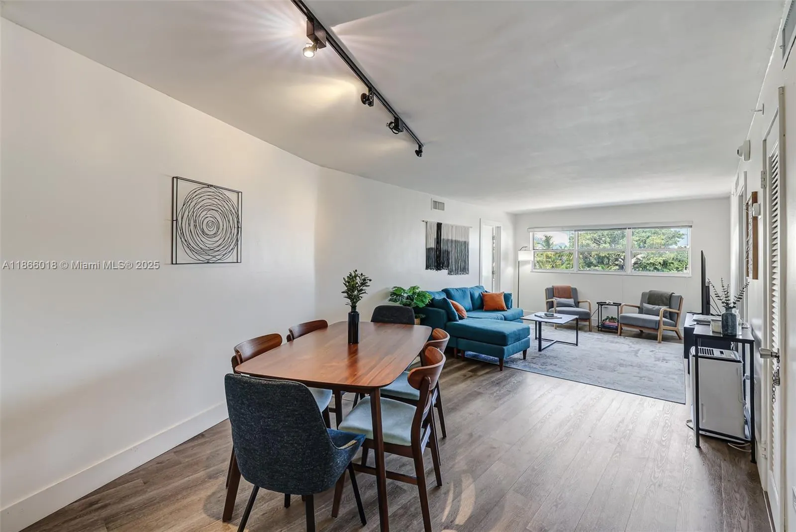 1881 Washington Ave, #4B