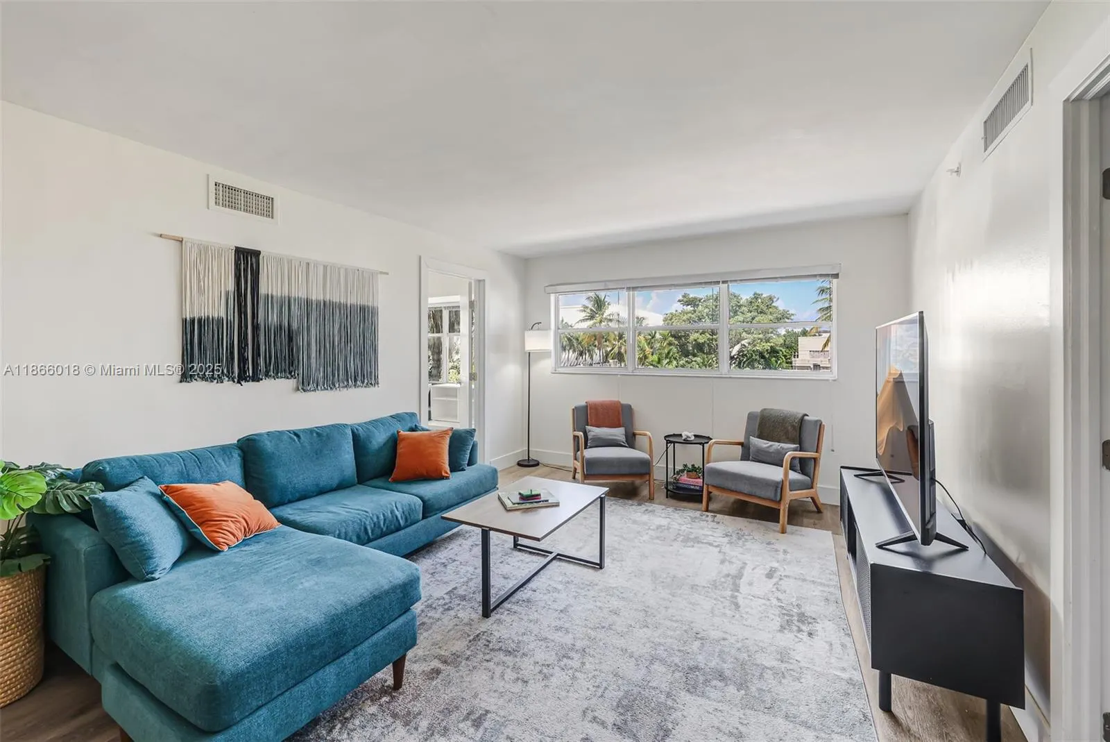 1881 Washington Ave, #4B