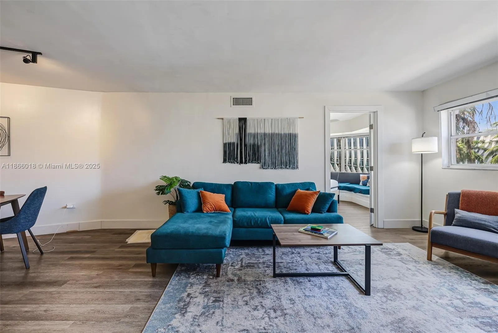 1881 Washington Ave, #4B