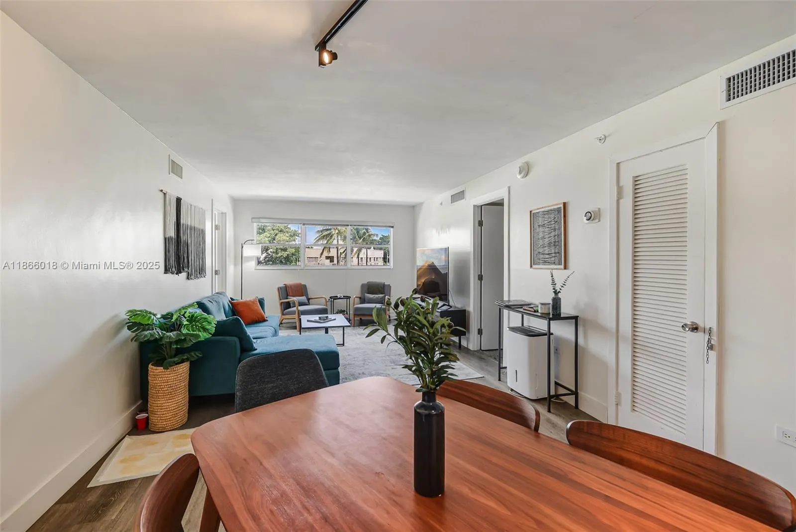 1881 Washington Ave, #4B