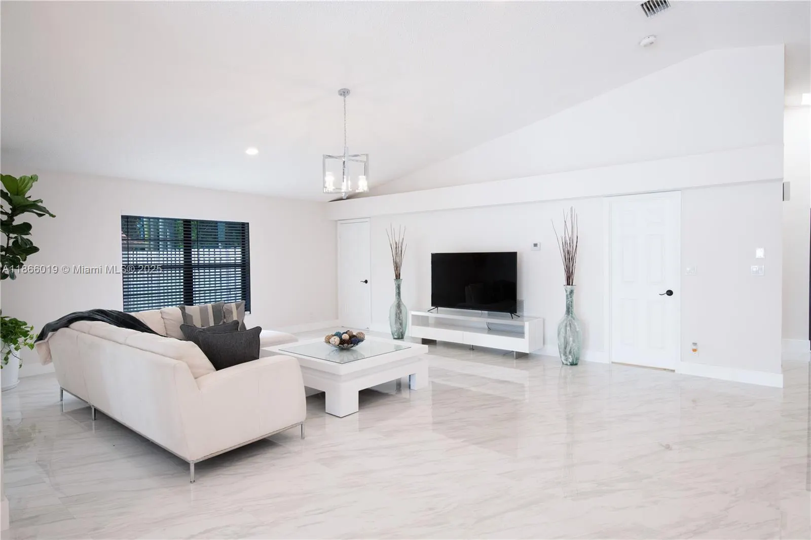 1300 Danbury Ave