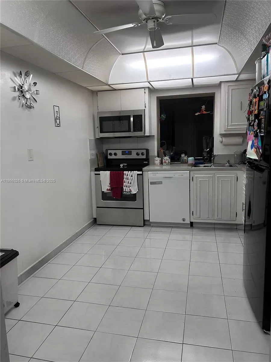800 Parkview Dr, #504