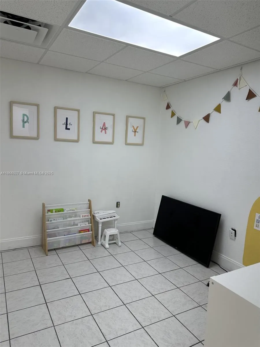 11373 W Flagler St, #202