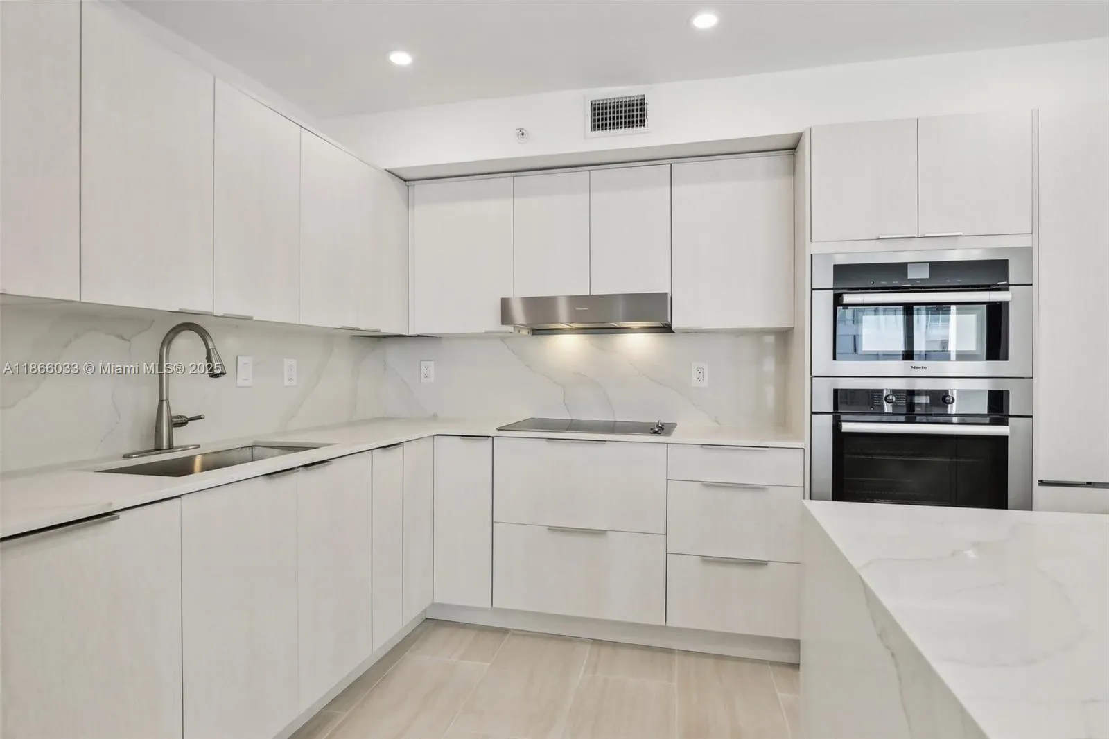 9 Island Ave, #1209