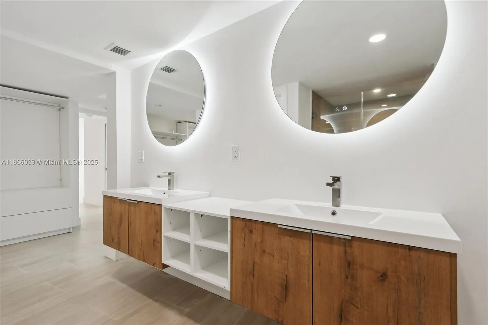 9 Island Ave, #1209