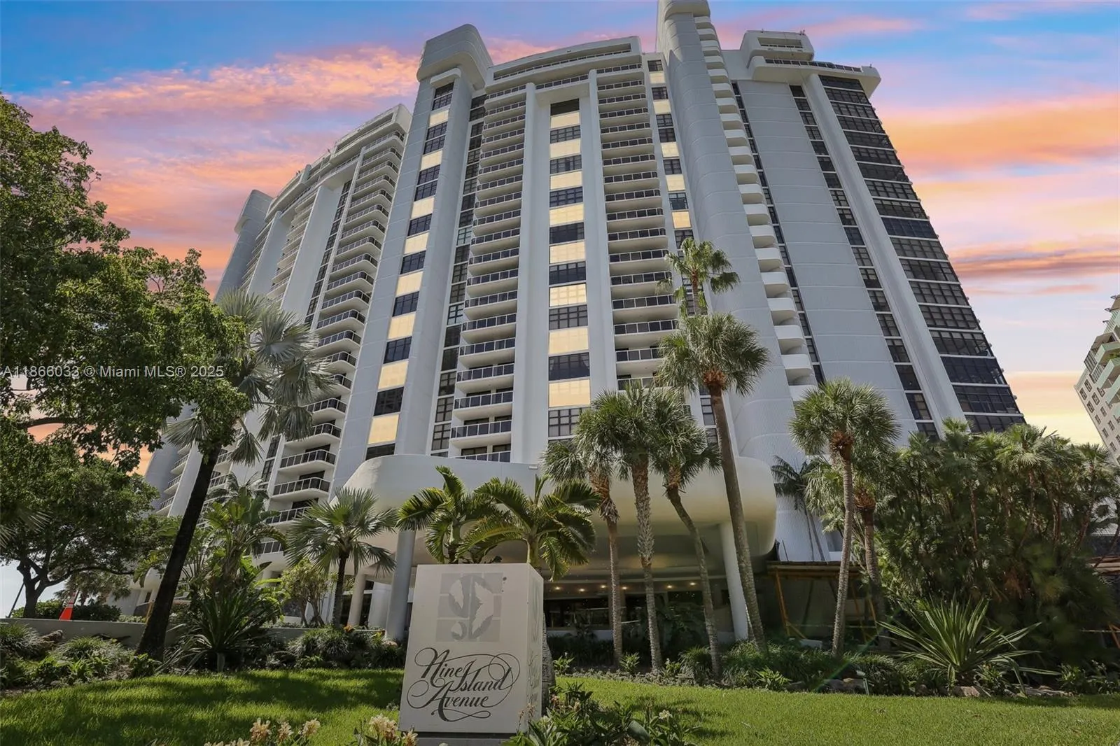 9 Island Ave, #1209