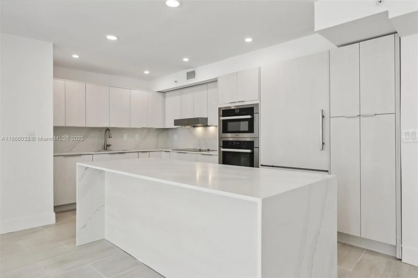9 Island Ave, #1209