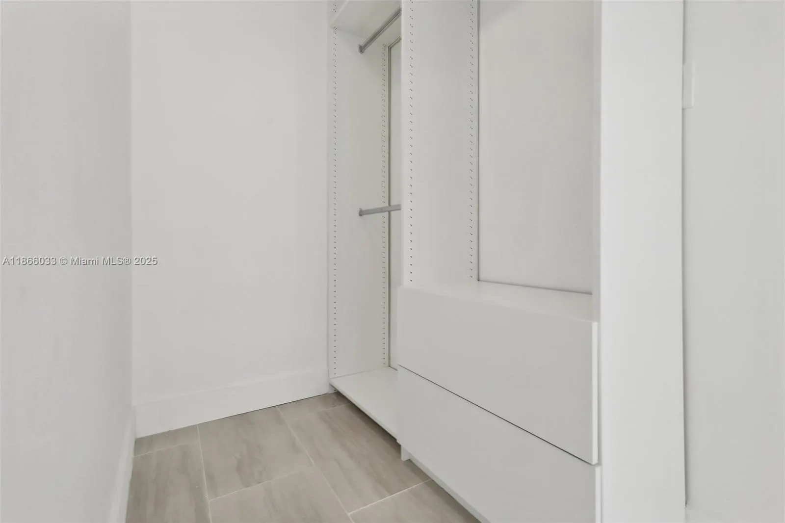 9 Island Ave, #1209