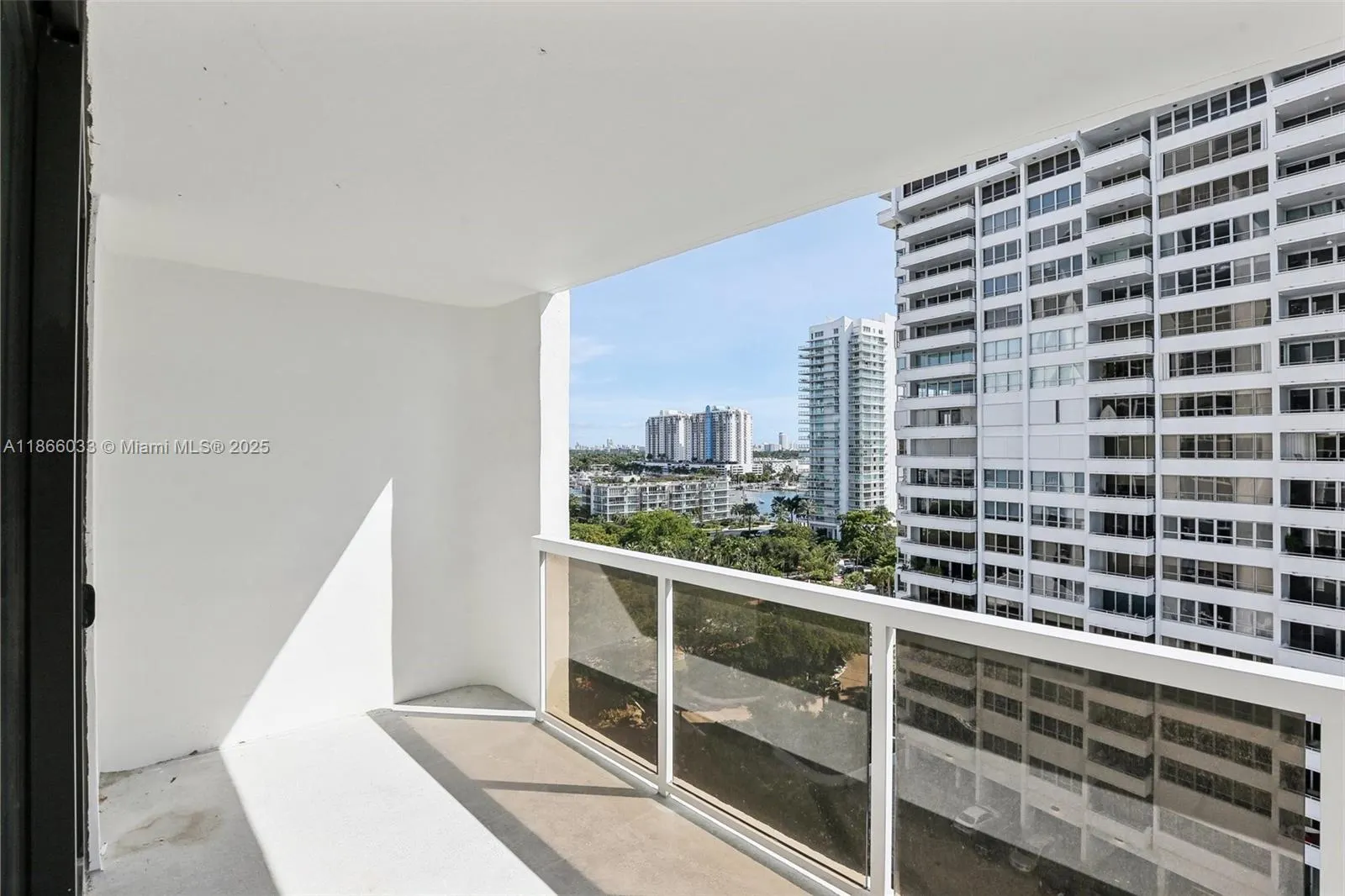 9 Island Ave, #1209