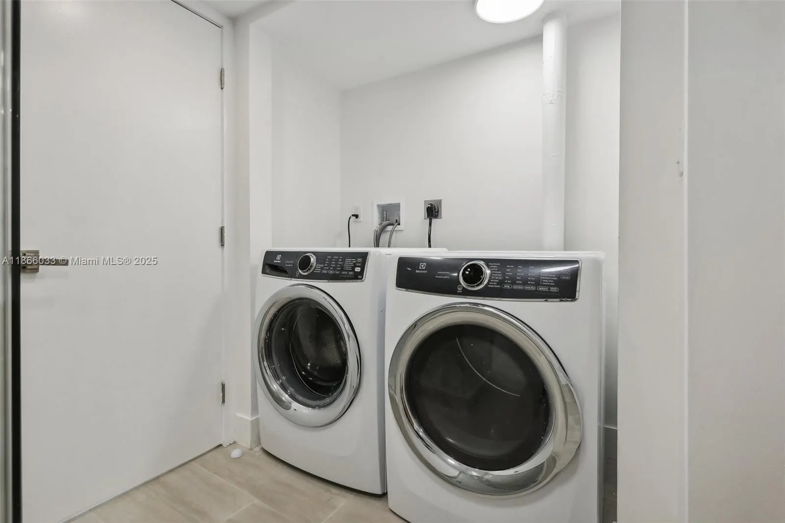 9 Island Ave, #1209