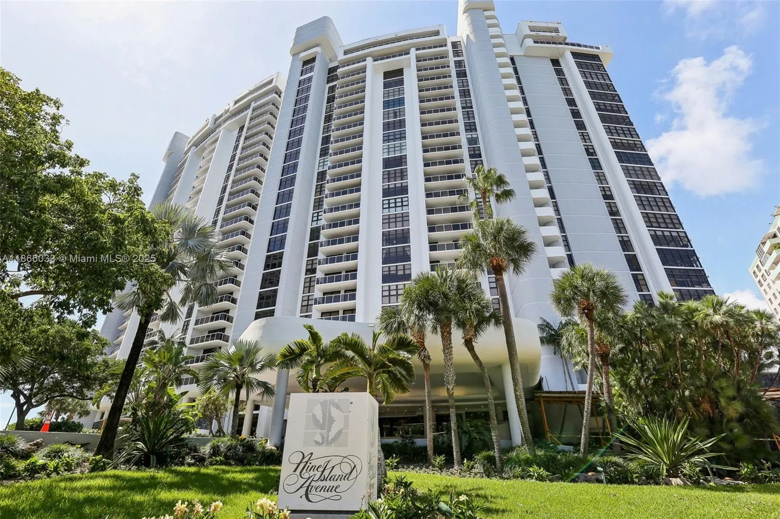 9 Island Ave, #1209