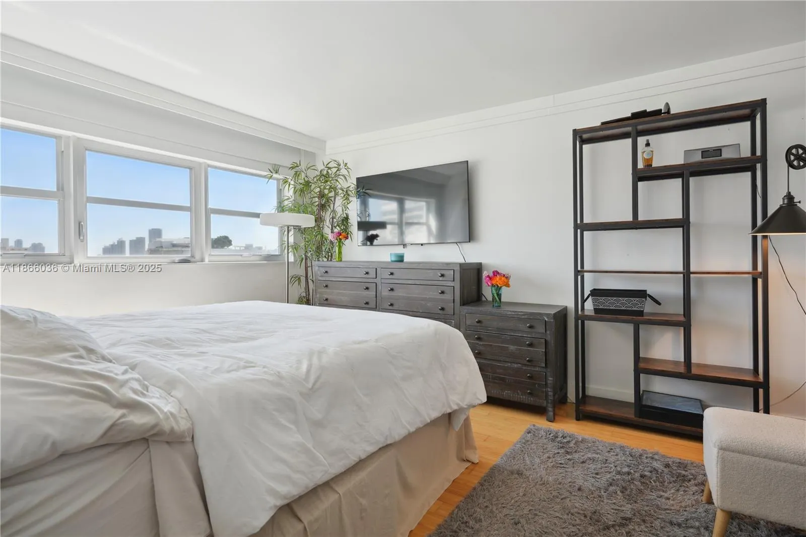 1881 Washington Ave, #7F