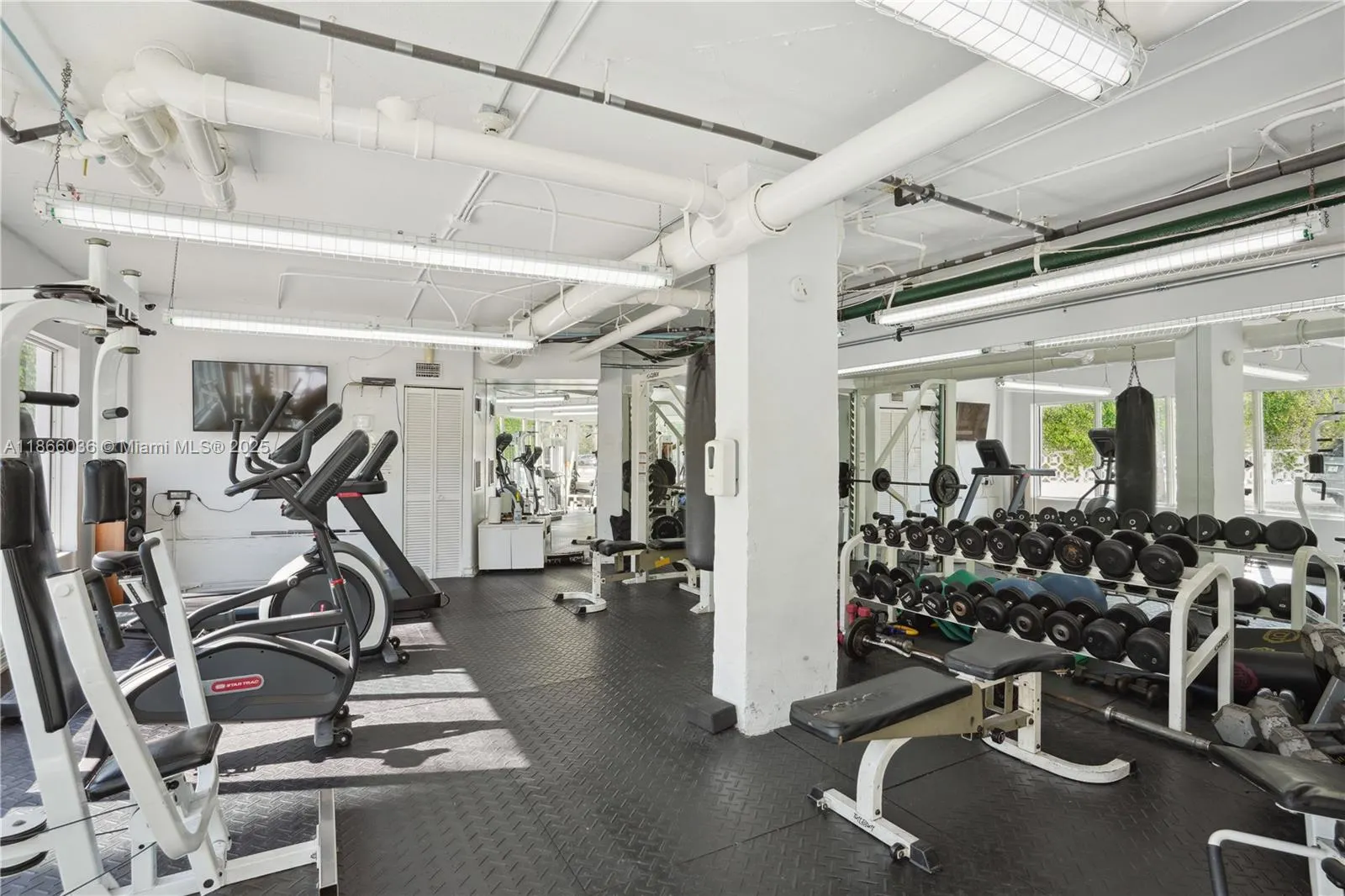 1881 Washington Ave, #7F