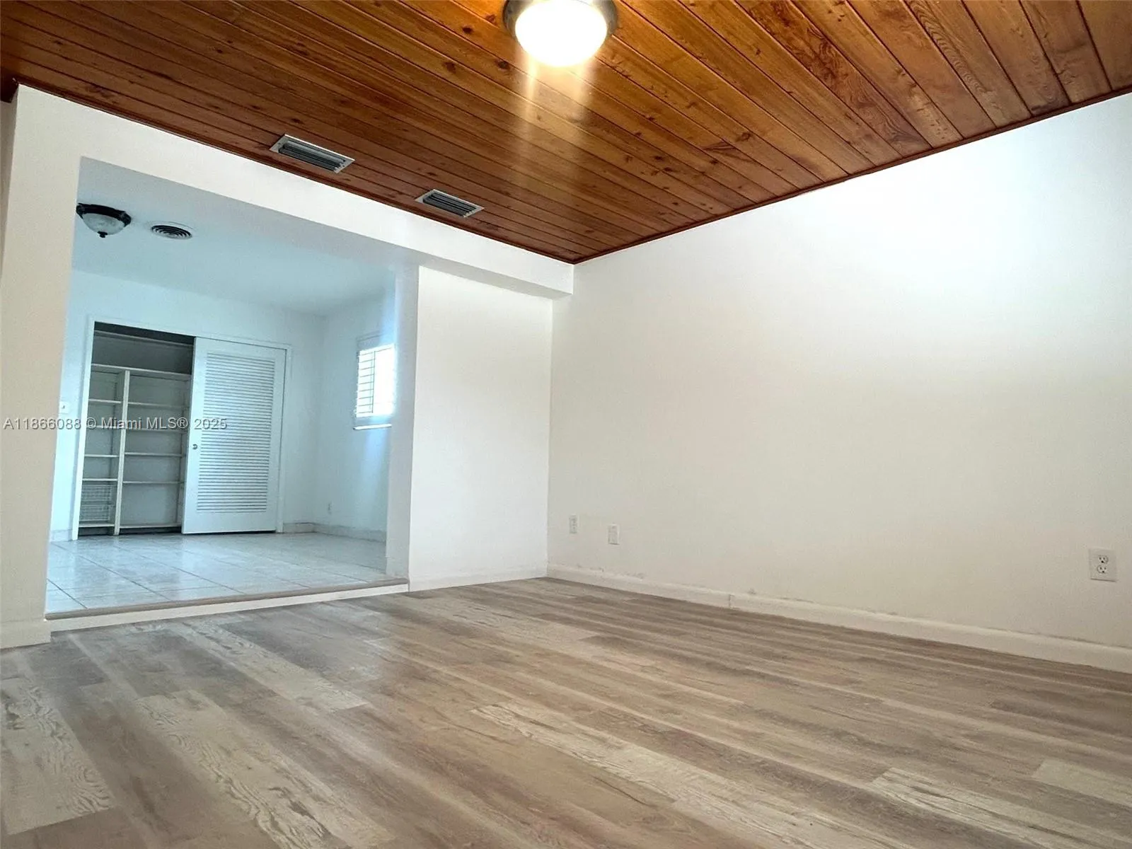 1120 SE 6th Ter