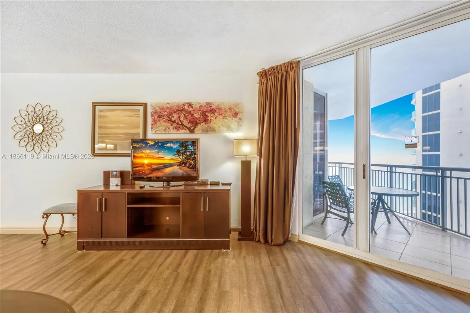 17375 Collins Ave, #1005