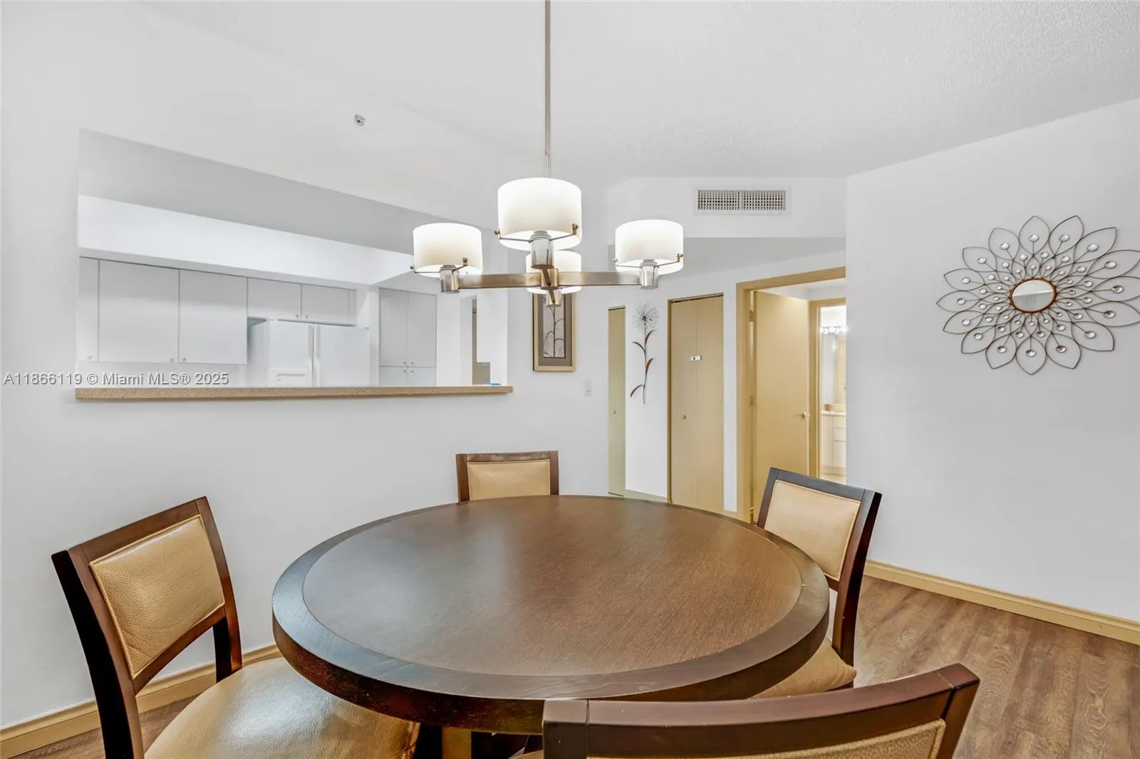 17375 Collins Ave, #1005