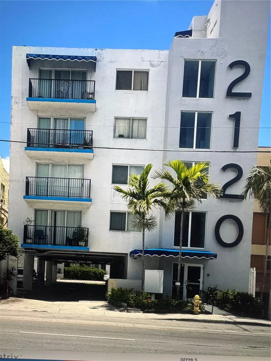 2120 W Flagler St, #303