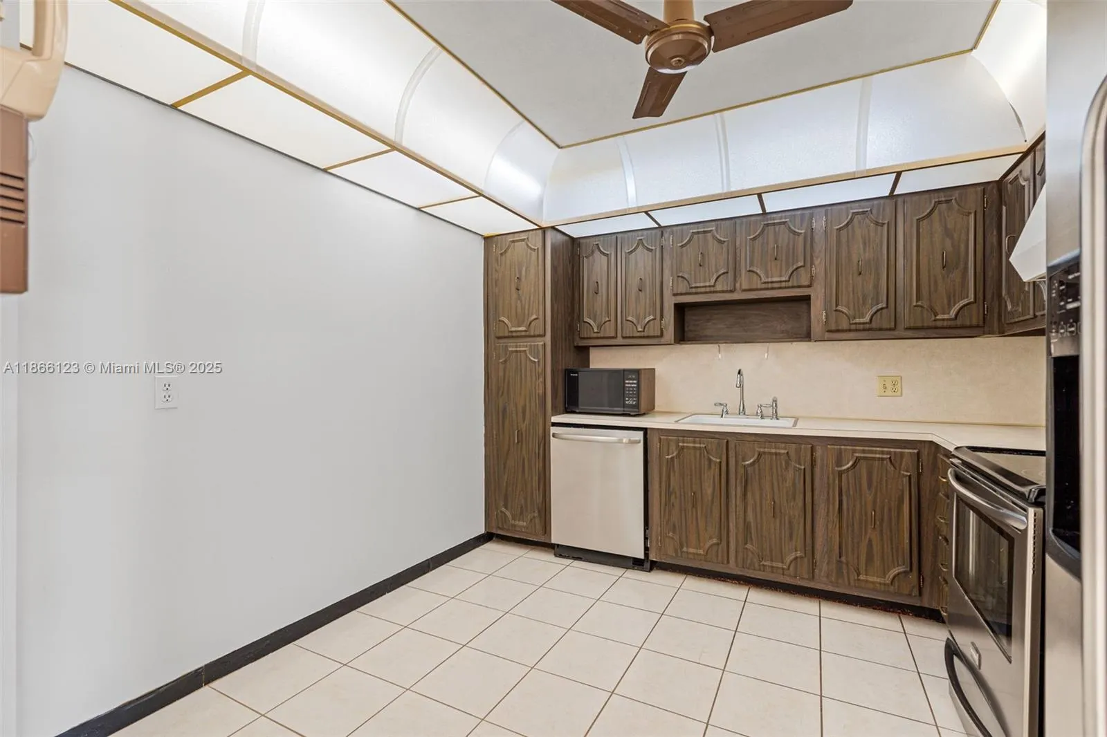2851 NE 183rd St, #2107E
