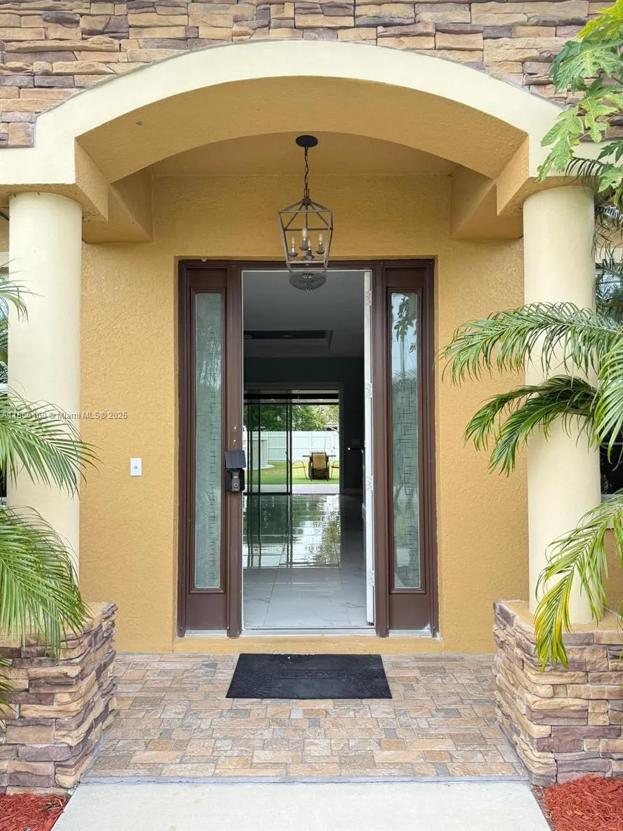 6215 W Deville Cir