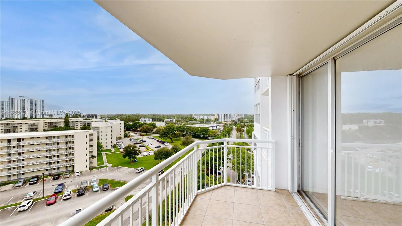 18011 Biscayne Blvd, #903
