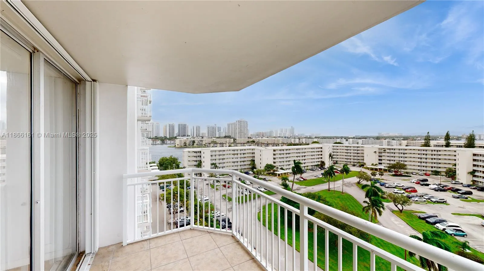 18011 Biscayne Blvd, #903