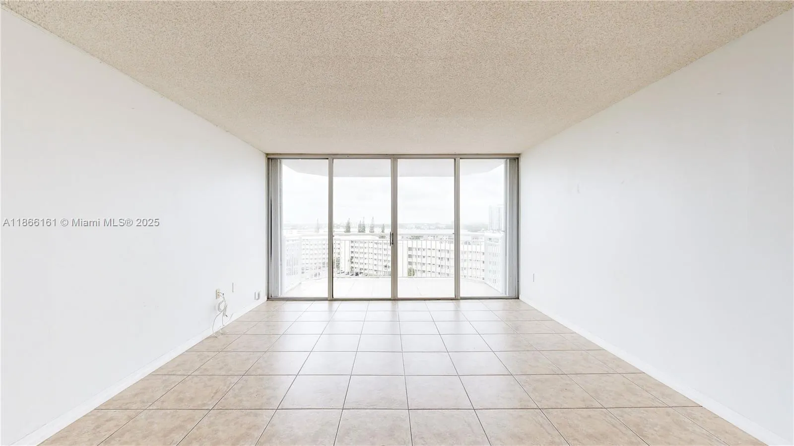 18011 Biscayne Blvd, #903