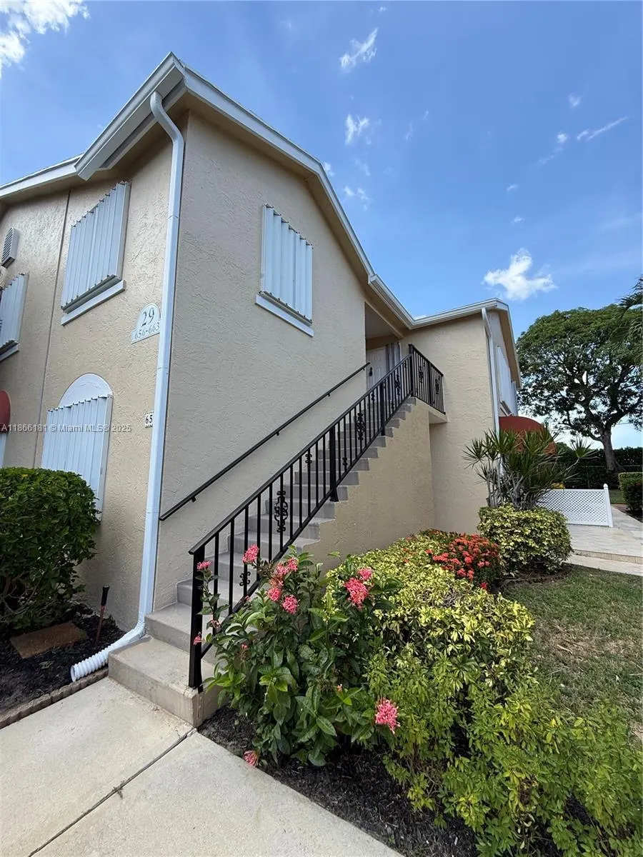 657 Waterside Dr, #657