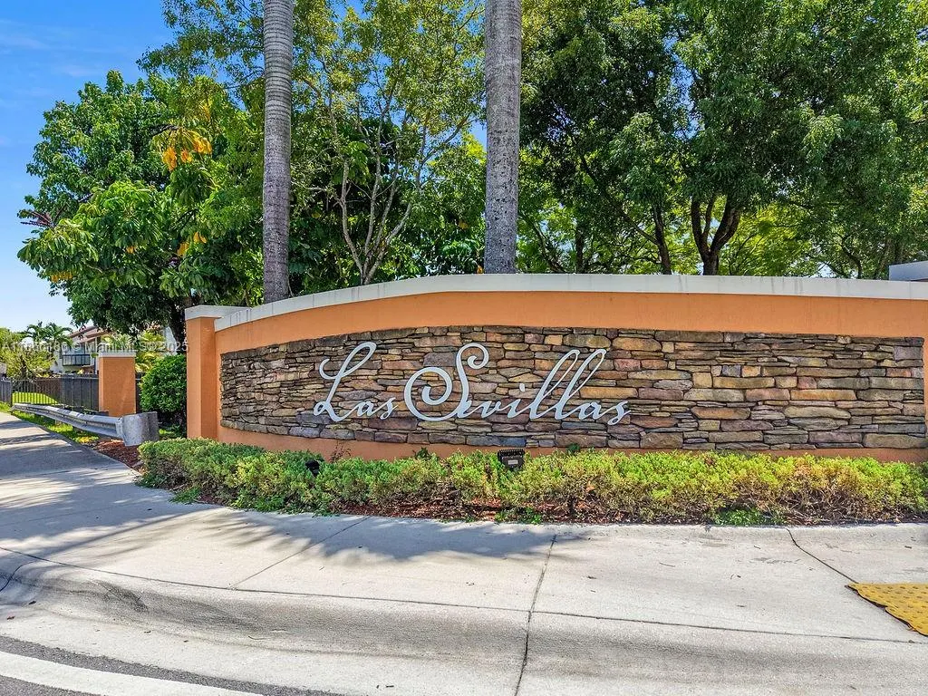 10022 NW 7th St, #207