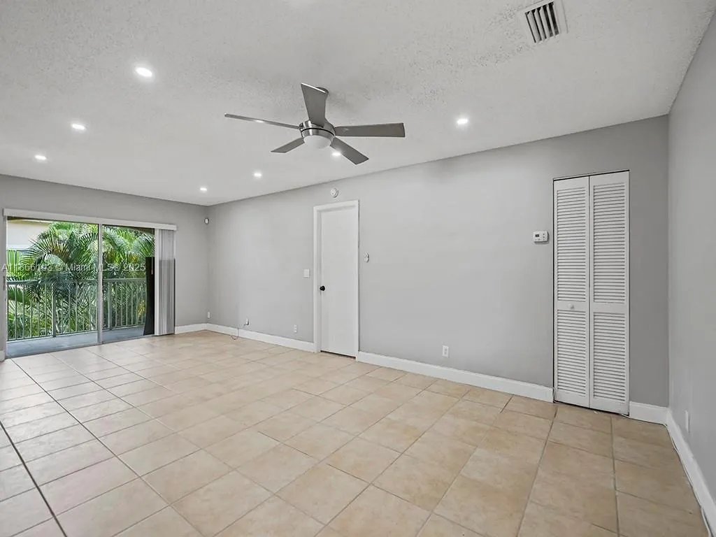 12079 Royal Palm Blvd, #8I