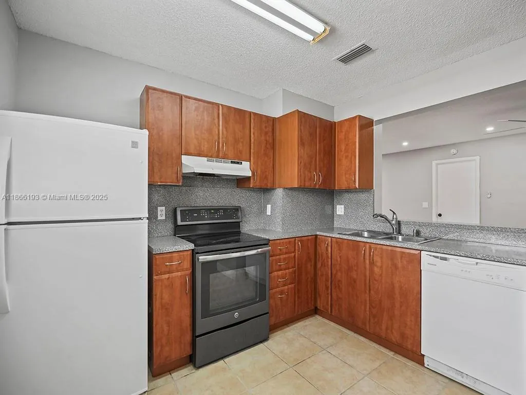 12079 Royal Palm Blvd, #8I