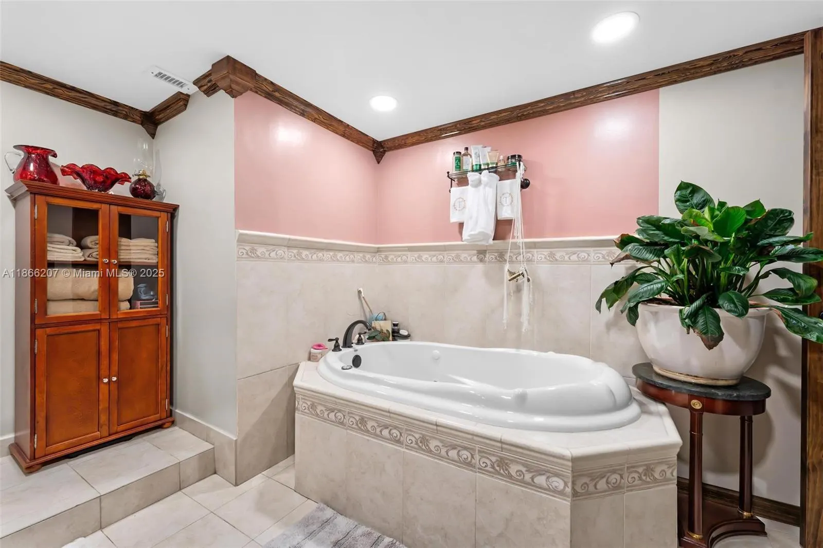 1500 S Ocean Dr, #2G