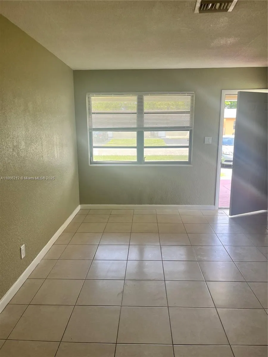 5620 NW 14th St, #5620
