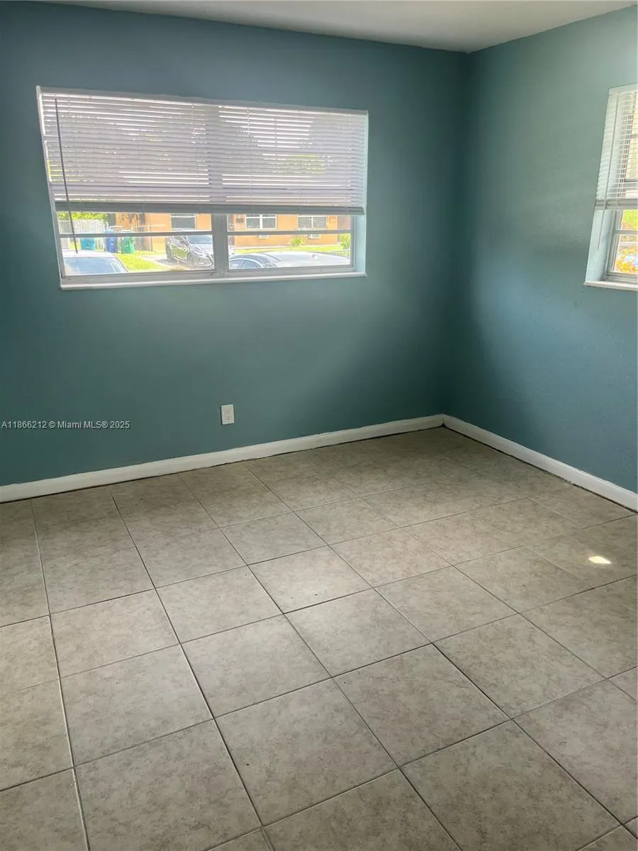 5620 NW 14th St, #5620