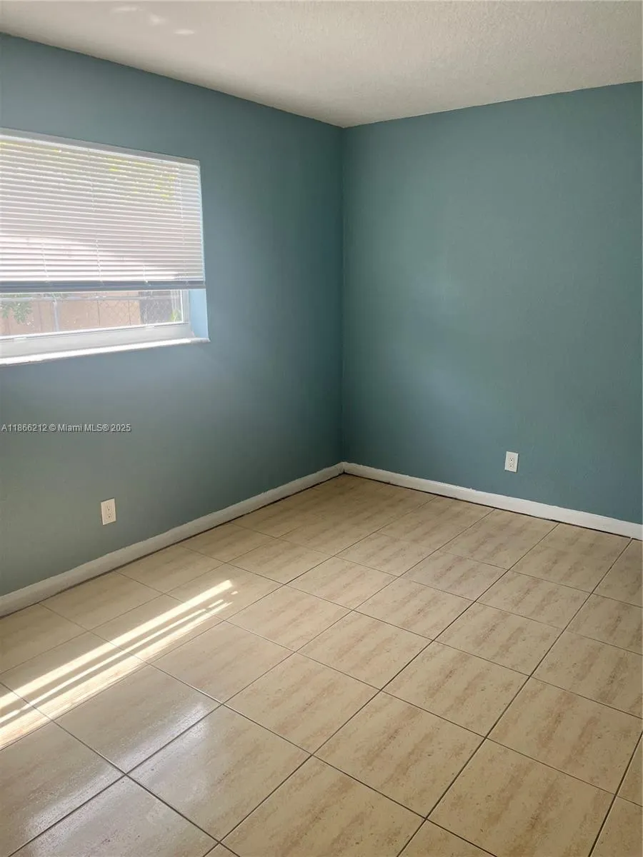 5620 NW 14th St, #5620